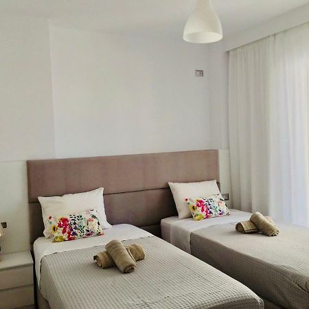 Sea And Sun Apartments Sarandë 外观 照片
