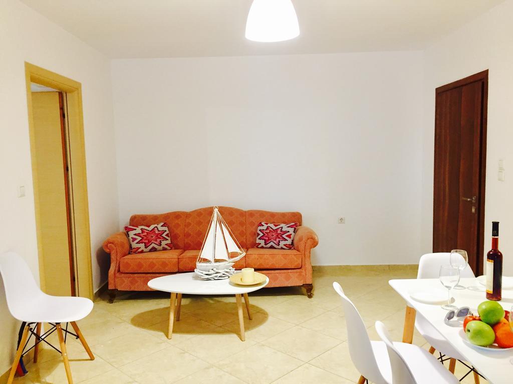 Sea And Sun Apartments Sarandë 客房 照片