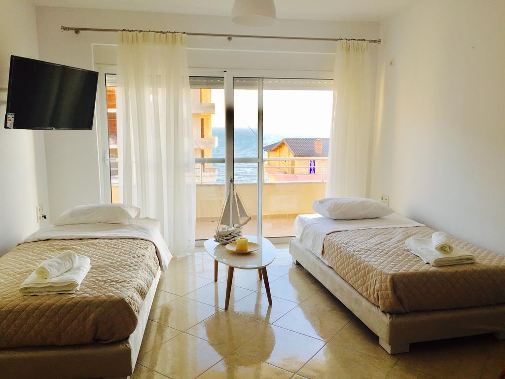 Sea And Sun Apartments Sarandë 客房 照片