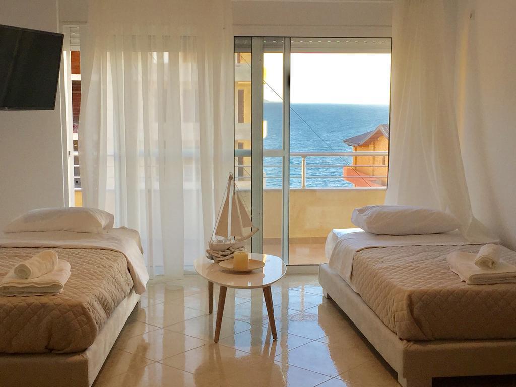 Sea And Sun Apartments Sarandë 客房 照片