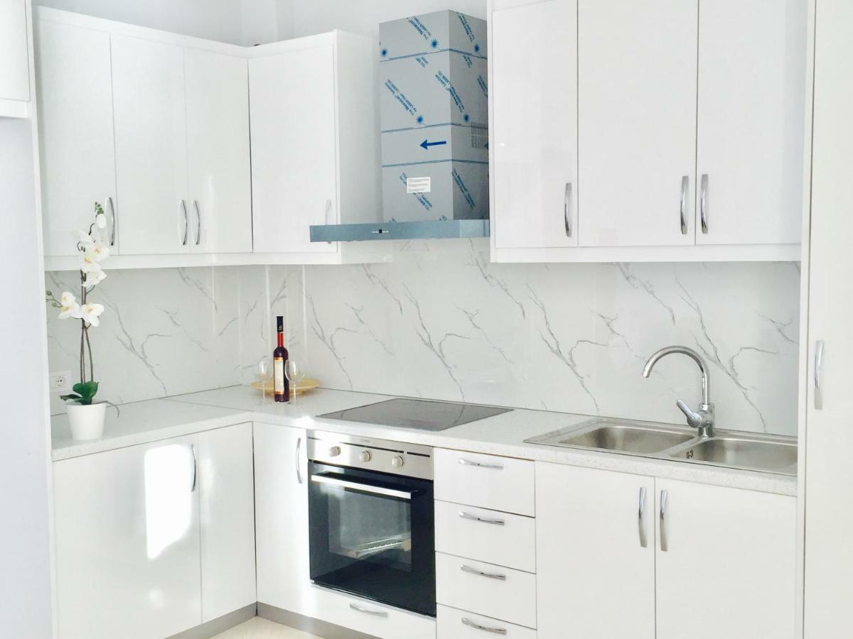 Sea And Sun Apartments Sarandë 外观 照片