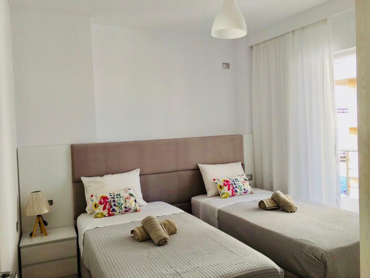 Sea And Sun Apartments Sarandë 外观 照片